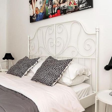 Апартаменты Downtown Apt With Garden In Plaka Афины Экстерьер фото