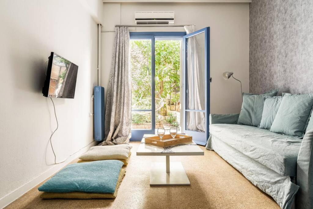 Апартаменты Downtown Apt With Garden In Plaka Афины Экстерьер фото